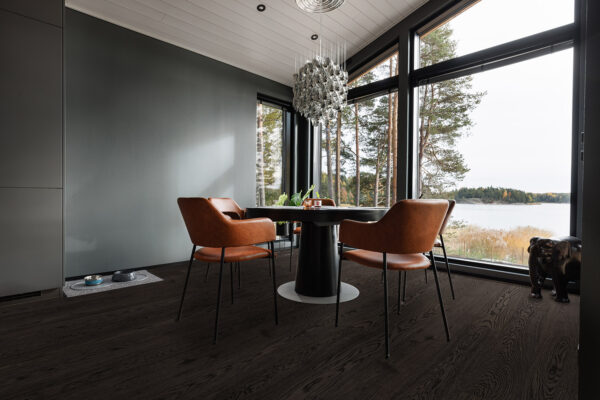 Novafloor 160 Tammi Black Wood 1-sauva öljyvahattu & harjattu parketti - Image 2