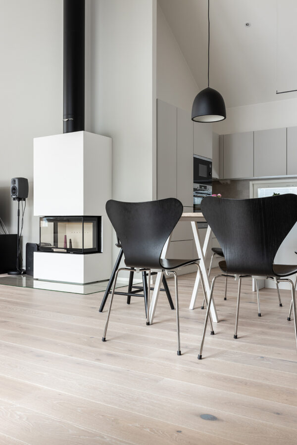 Novafloor PD 200 Tammi Rustic Polar White 1-sauva öljyvahattu & harjattu parketti - Image 9