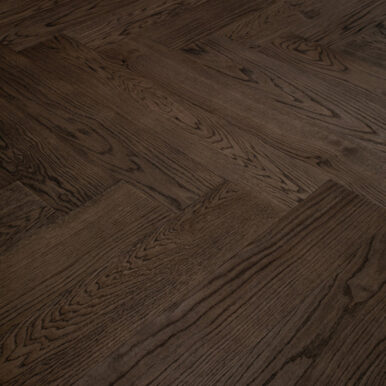 Trinity Harmony Ek Dark Chocolate fiskbensmönstrad oljad och borstad parkett