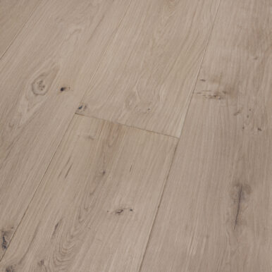 Trinity Origin 220 Ek White Frost plankgolv handsnidat och oljevaxat