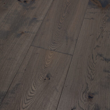 Trinity Origin 300 Ek Vintage Clay plankgolv handsnidat och oljevaxat